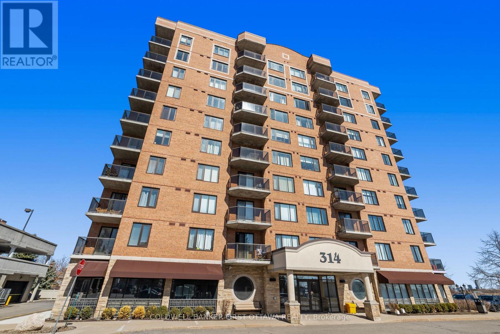 912 - 314 CENTRAL PARK DRIVE