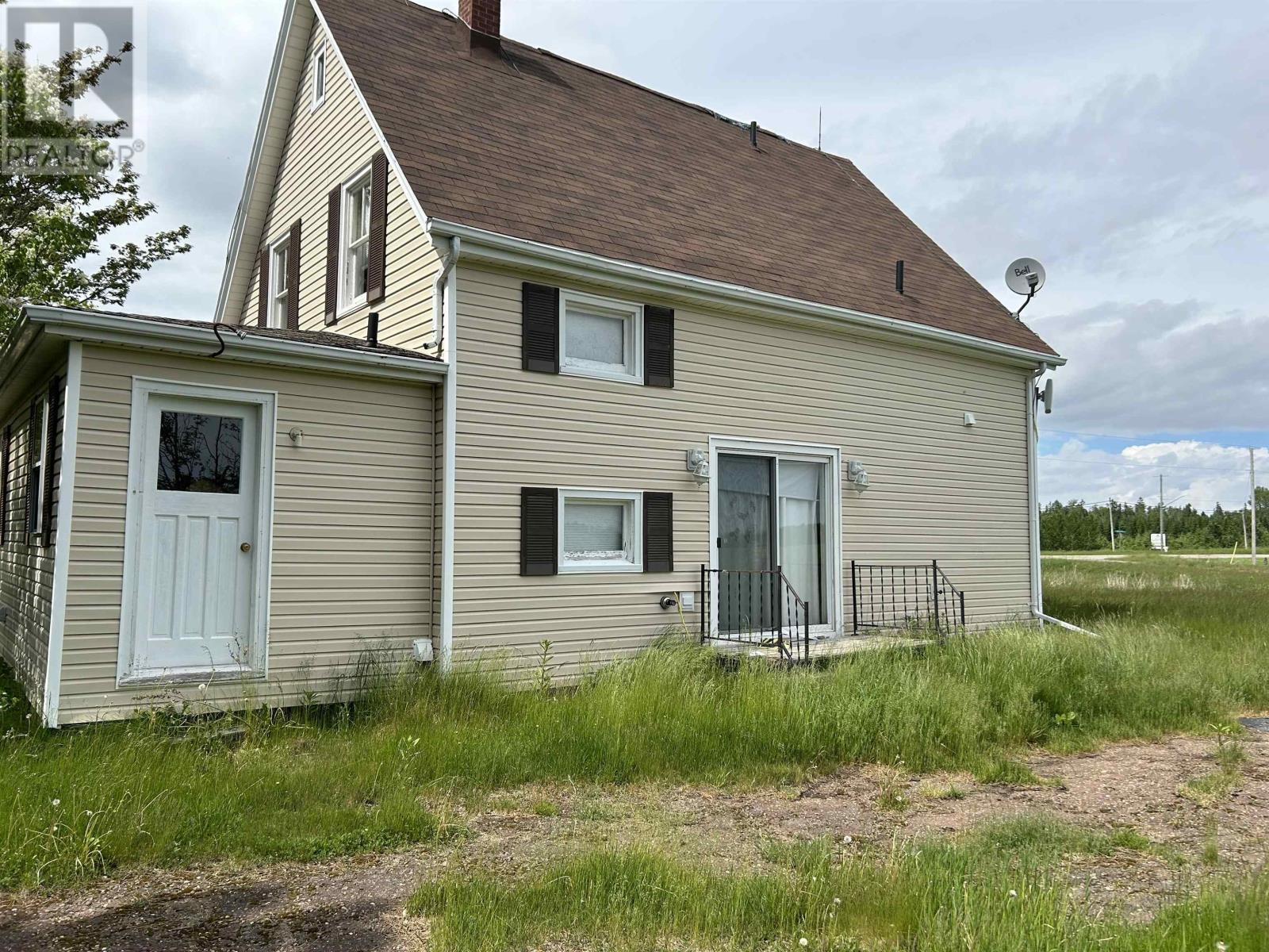 4664 TRANS CANADA Highway - Photo 2