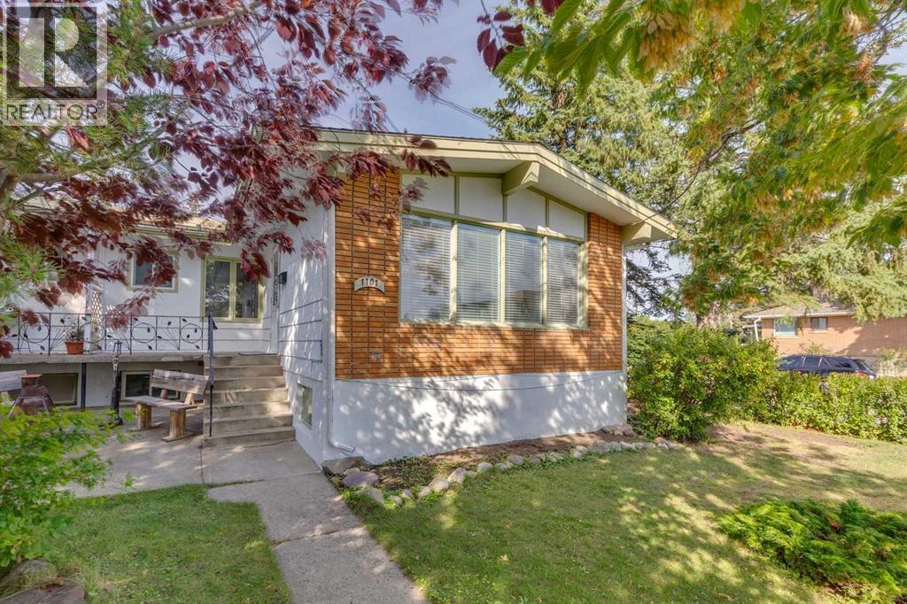 1101 42 Street SW