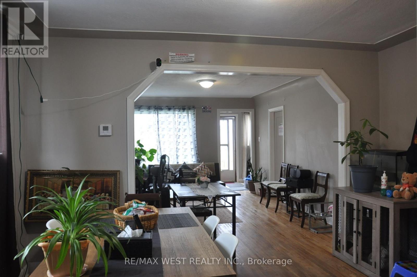 1512 RUSHLAND AVENUE