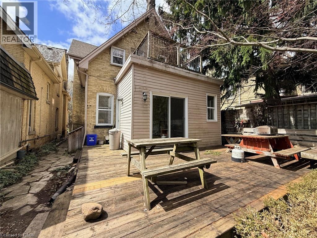 802 WATERLOO Street