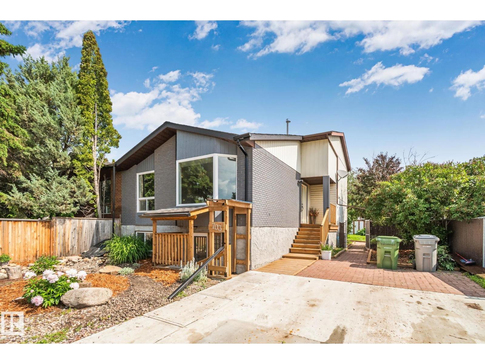 703 GRANDIN DR