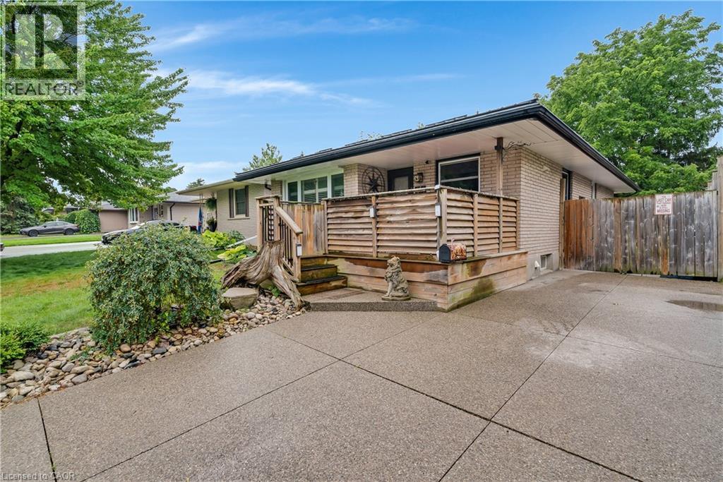83 KIMBERLY Crescent