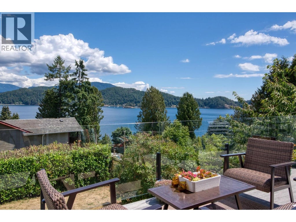 798 FISHER ROAD, GIBSONS, BC V0N 1V1 - Image 50422093.jpeg?d=l