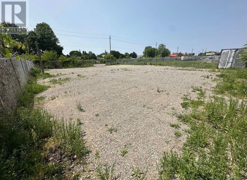A - 401 DOLPH STREET N
