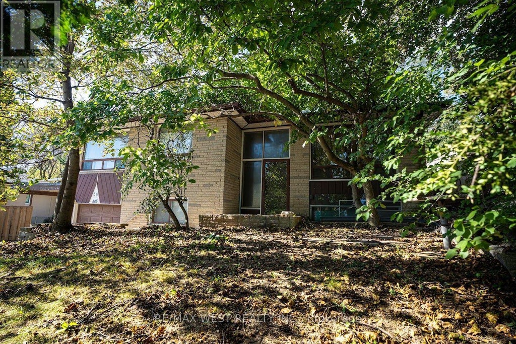 39 MCMANUS ROAD, TORONTO (KINGSVIEW VILLAGE-THE WESTWAY), ON M9P 2J9 - Image 1949681292.jpeg?d=l