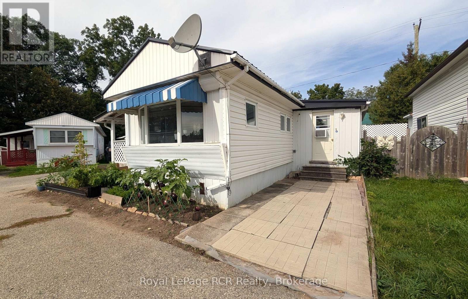 20 - 1680 9TH AVENUE E