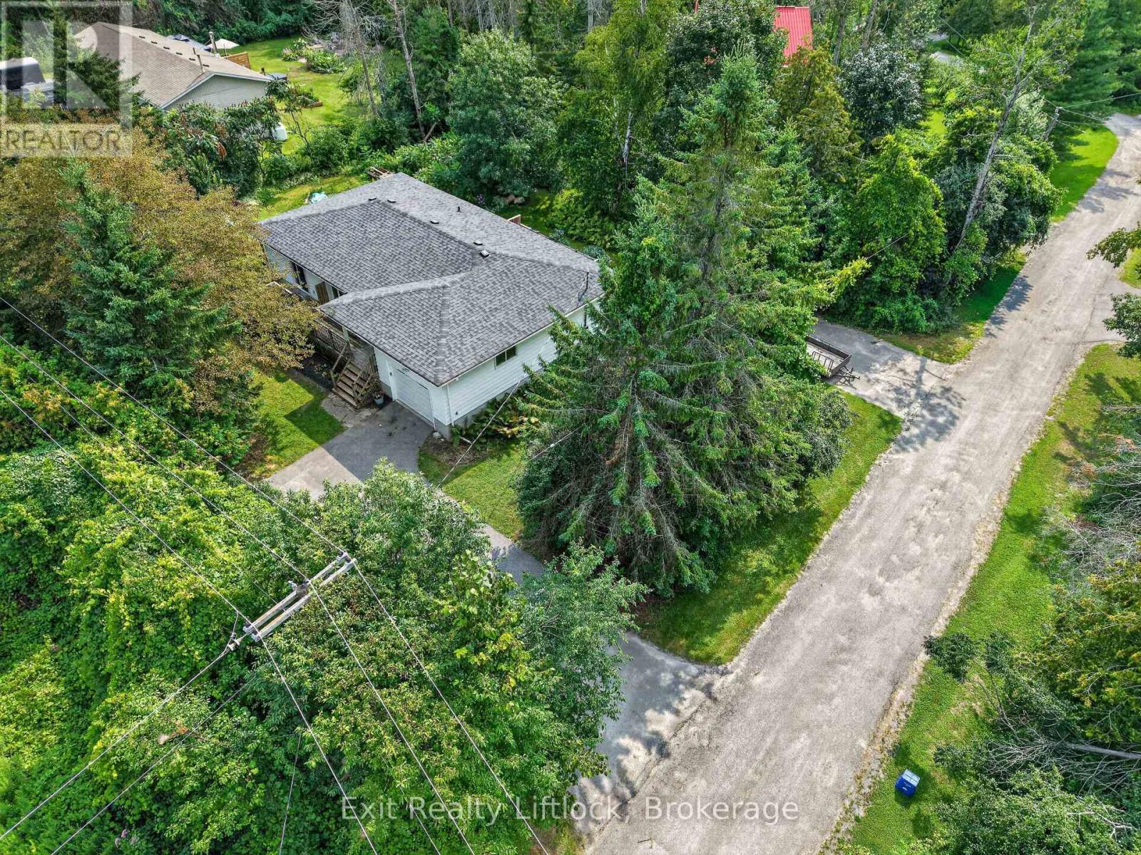 3 BASSWOOD STREET - Photo 3