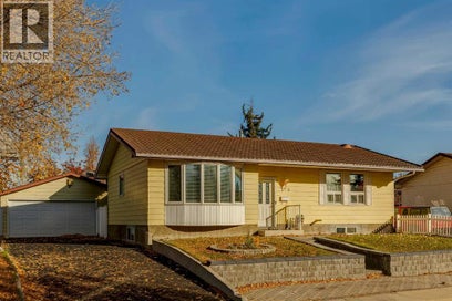 440 Lynnover Way SE Calgary AB T2C 1L1