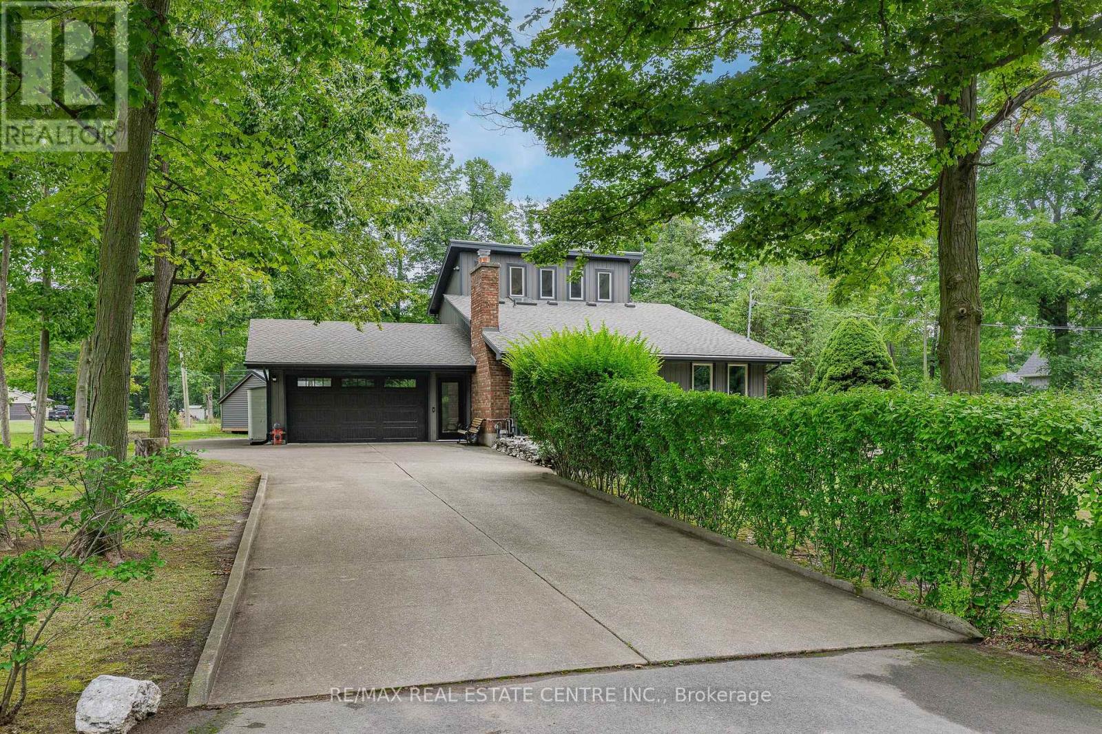 4905 MAPLEVIEW CRESCENT