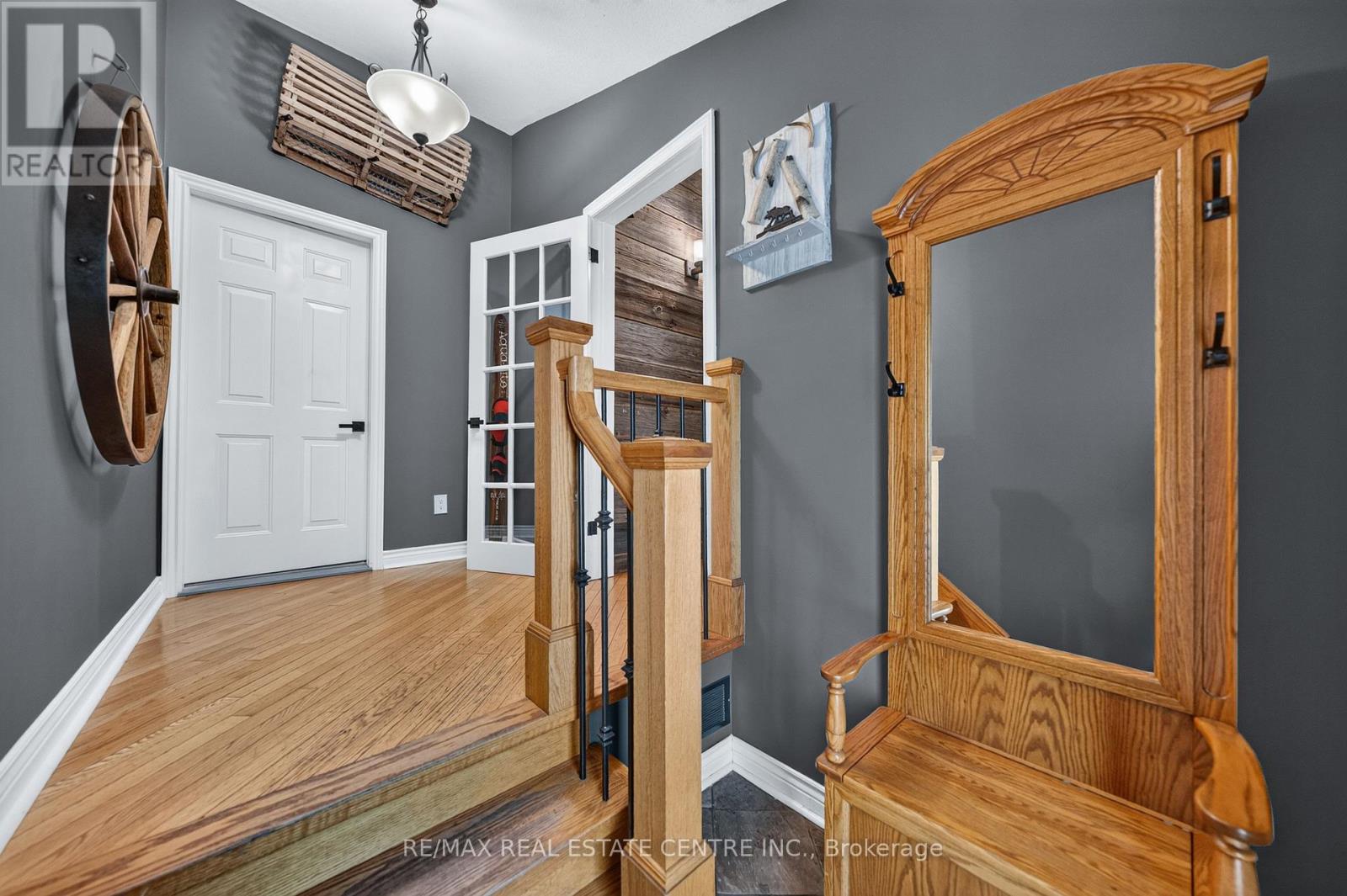 4905 MAPLEVIEW CRESCENT