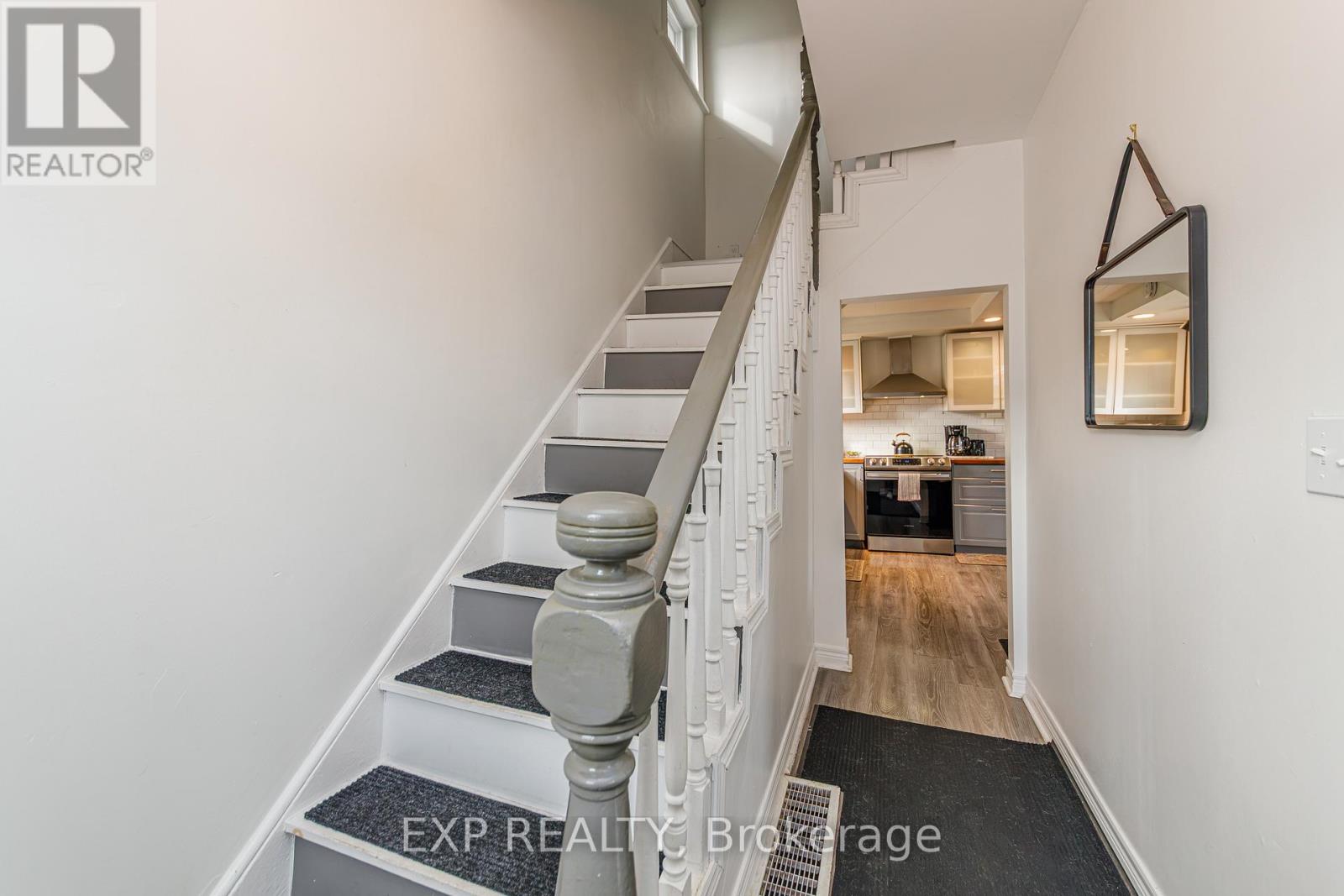 22 ST JOHNS WAY