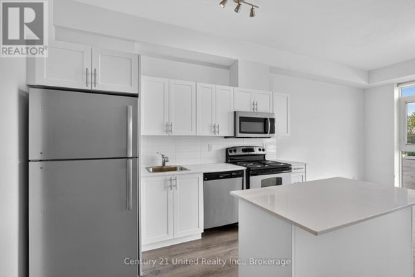 422 - 100 Bond St E, Oshawa (O'Neill), ON 2