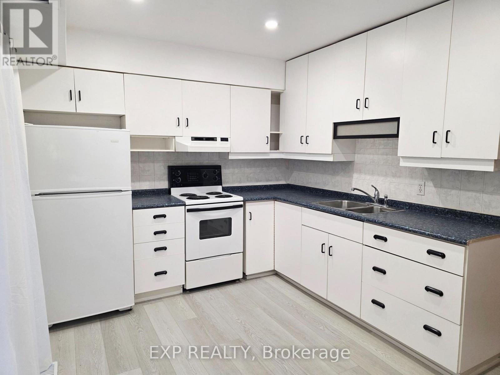 166 JOHN STREET W