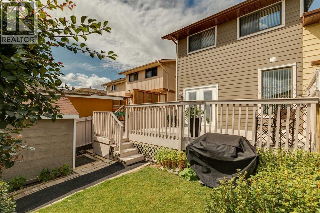 568 Strathcona Drive SW