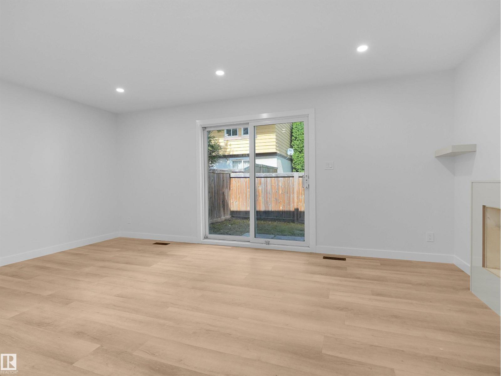 126 Woodstock NW