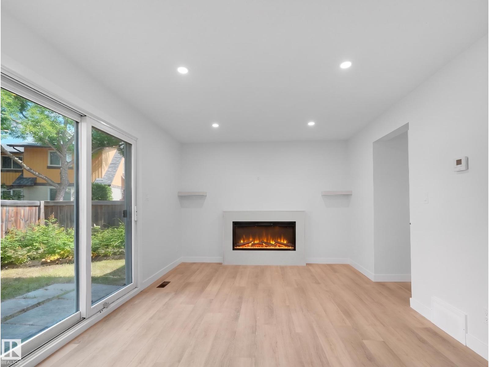 126 Woodstock NW