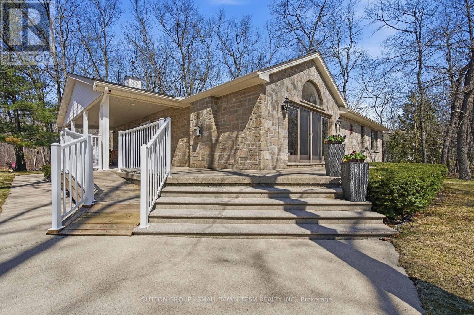 8816 TIMBERWOOD TRAIL