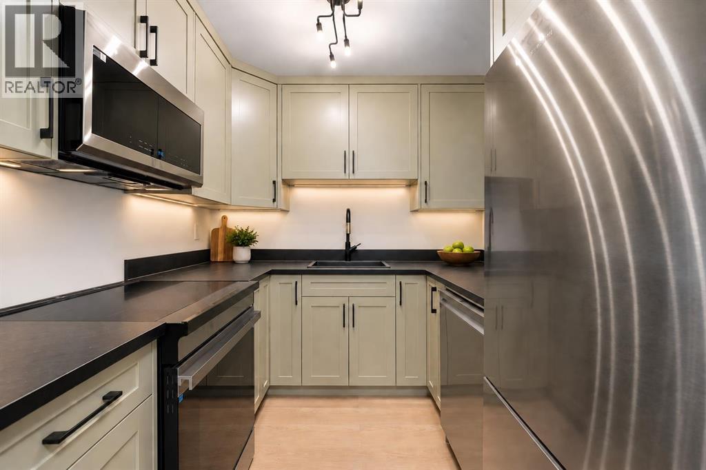 2136, 70 Glamis Drive SW
