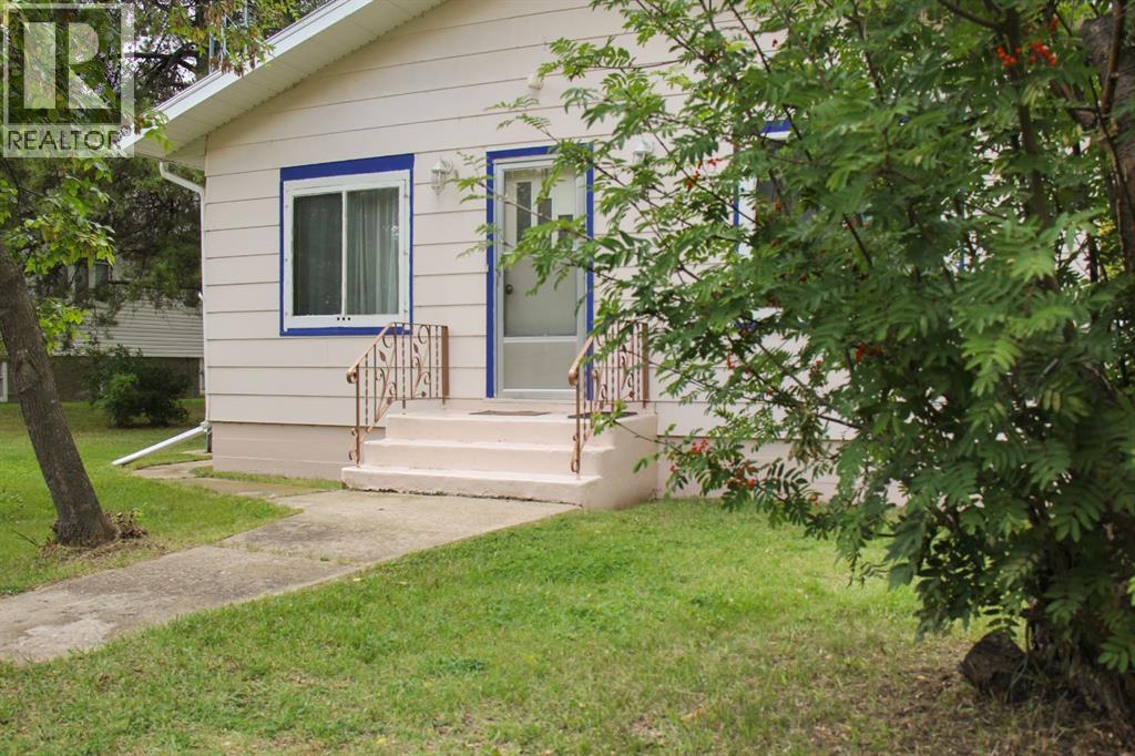 4925 49 STREET, SEDGEWICK, AB T0B 4C0 - Image 3122074033.jpeg?d=l