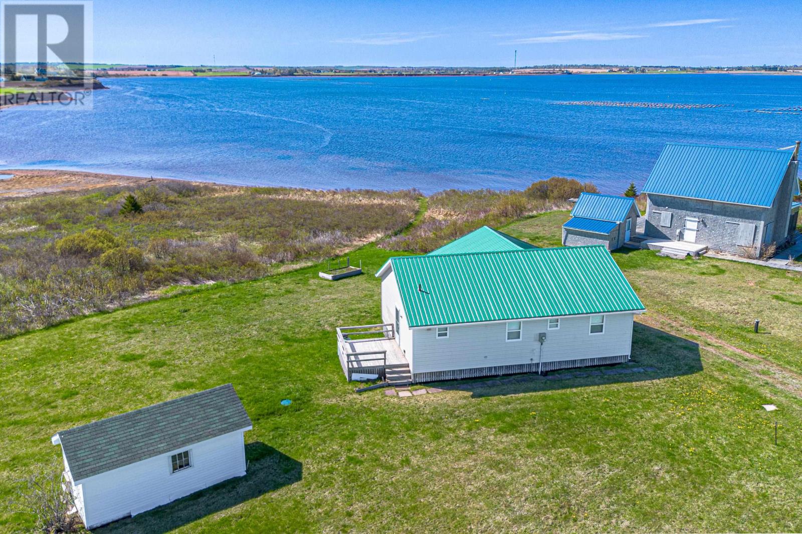 212 BASINVIEW Crescent - Photo 2