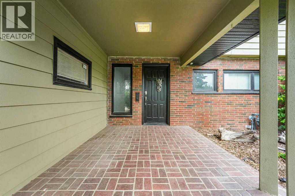 2404 Sovereign Crescent SW