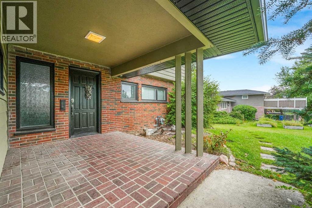 2404 Sovereign Crescent SW