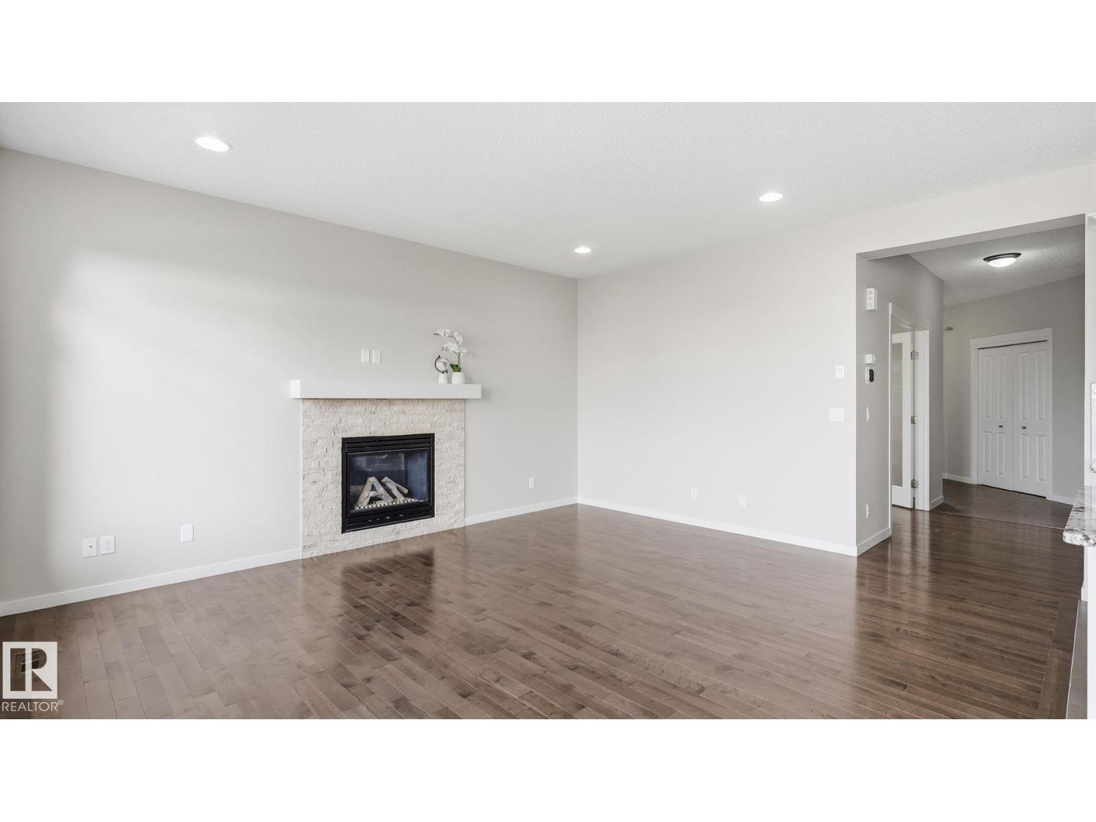 1832 56 ST SW
