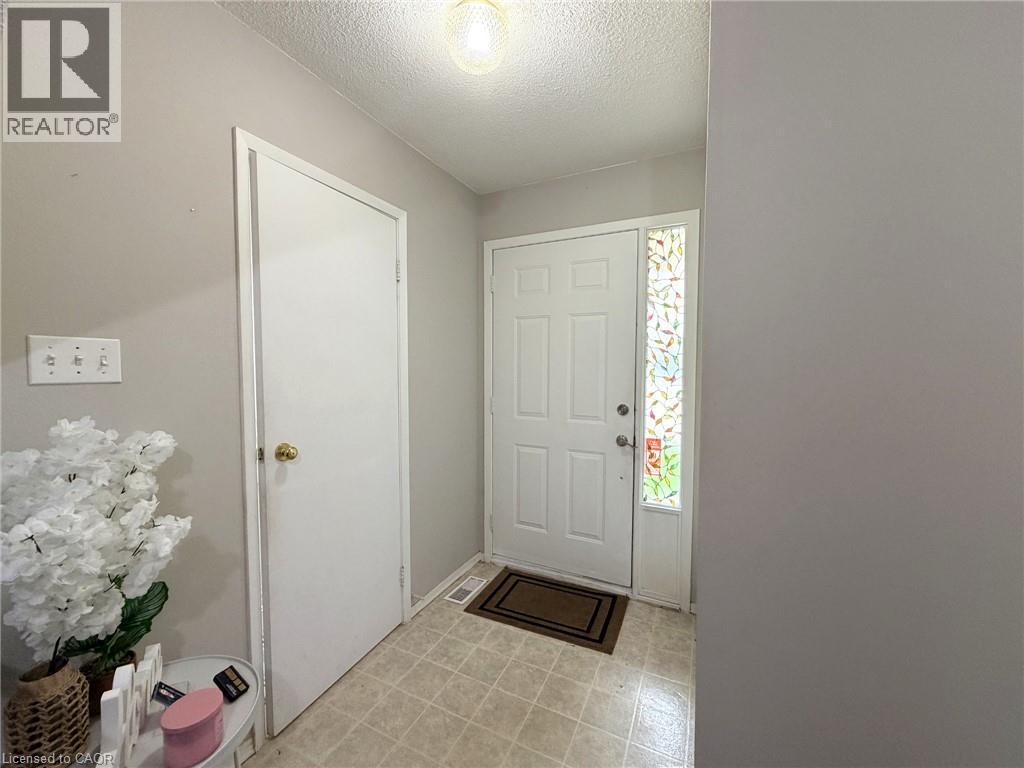 195 FERGUSON Drive Unit# 6