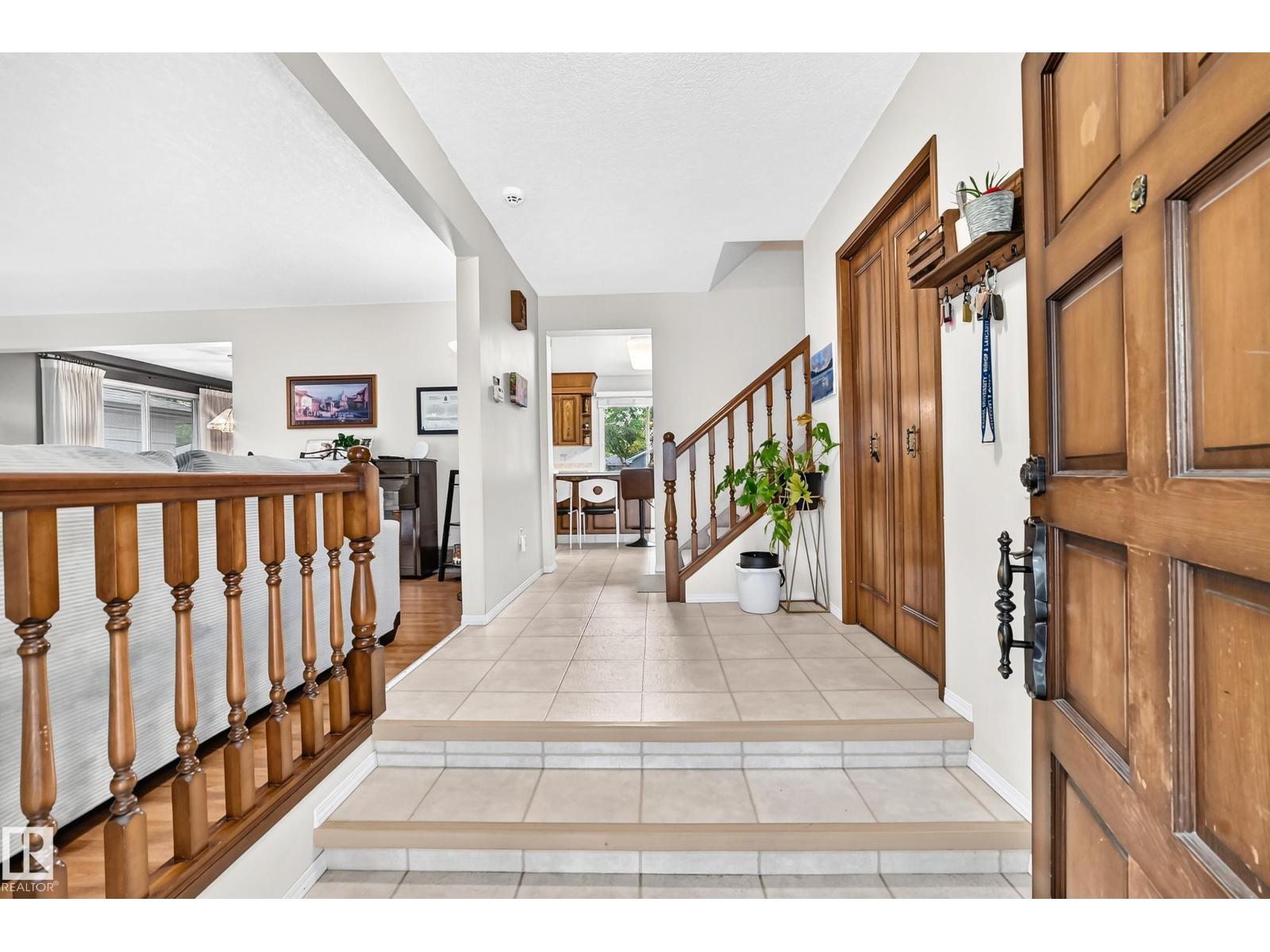 23 WOODLANDS RD