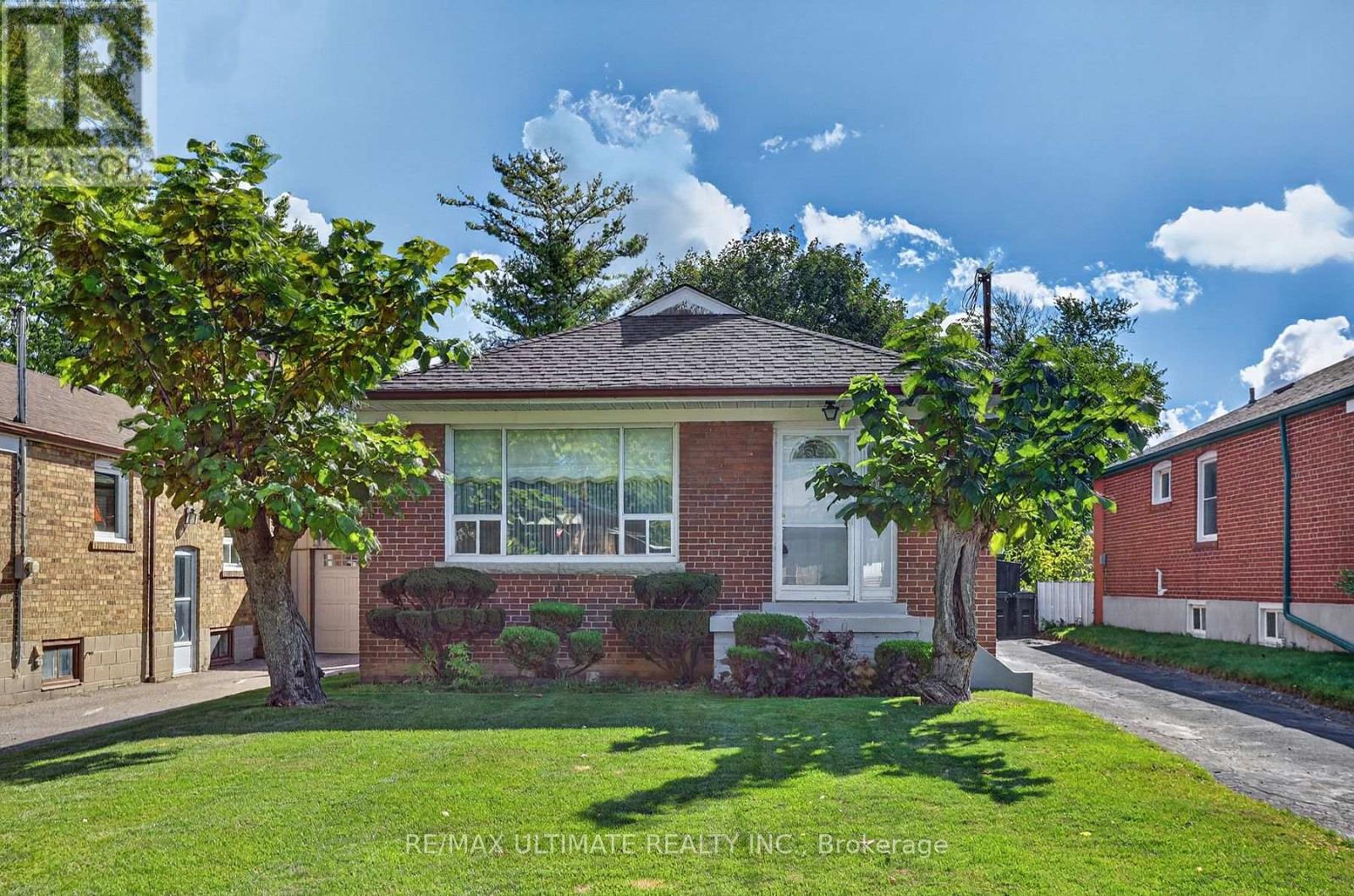 85 ROEBUCK DRIVE