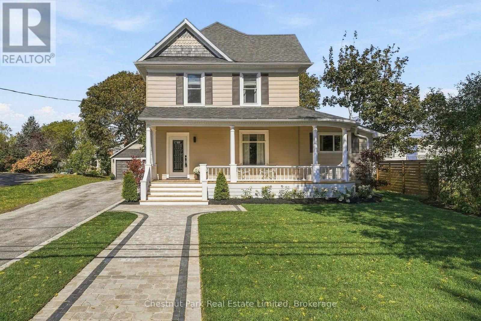 372 MAIN STREET