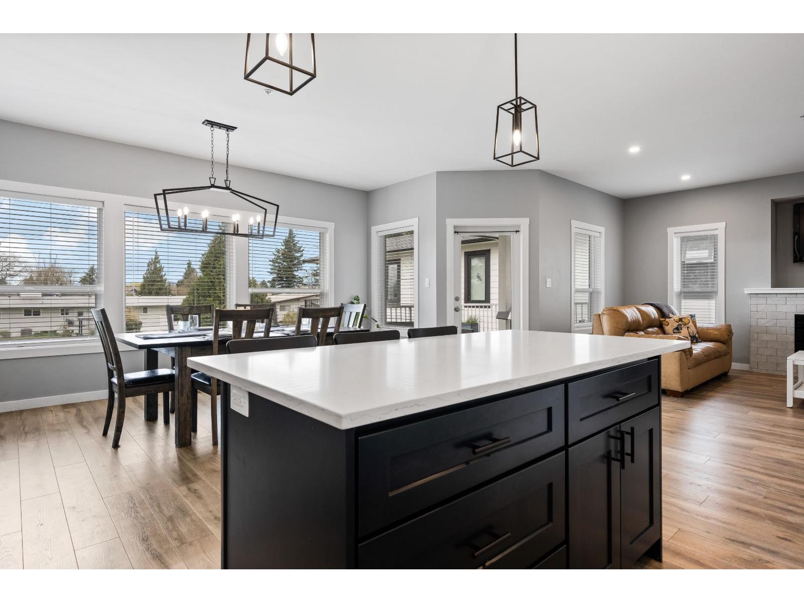 B 9279 CARLETON STREET, Chilliwack Proper East