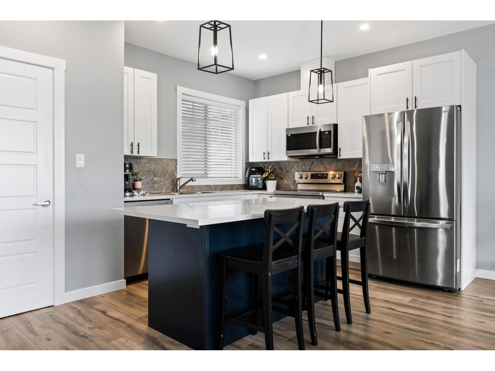 B 9279 CARLETON STREET, Chilliwack Proper East