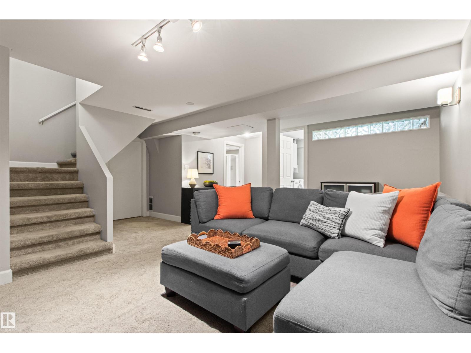 10741 70 AV NW