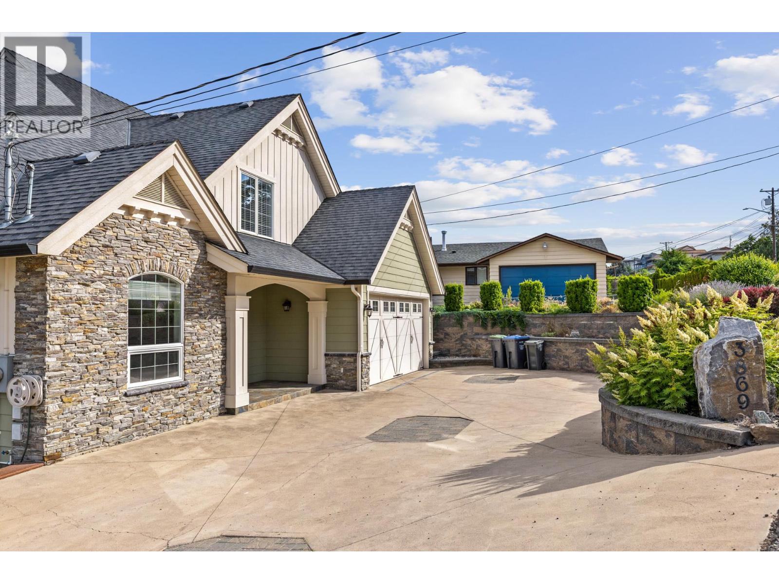 3869 Angus Drive