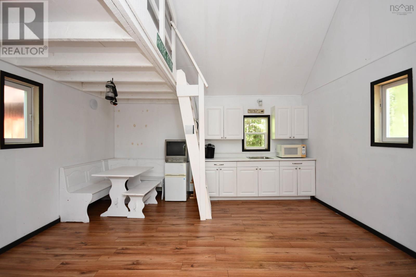 69 FOREST HEIGHTS Drive - Photo 4