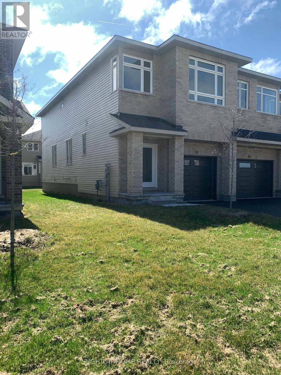 12 WYLIE WAY
