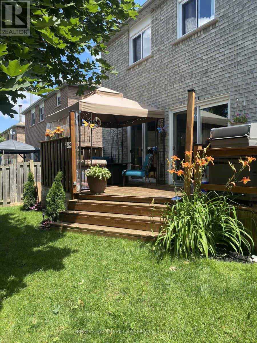 61 CARRUTHERS CRESCENT