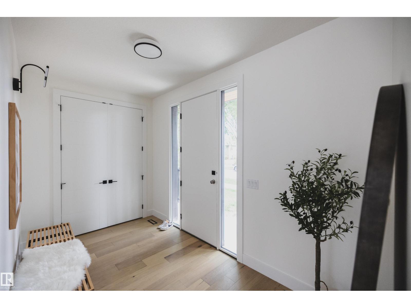 10954 62 AV NW