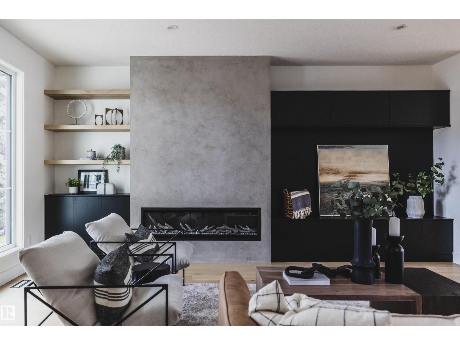 10954 62 AV NW