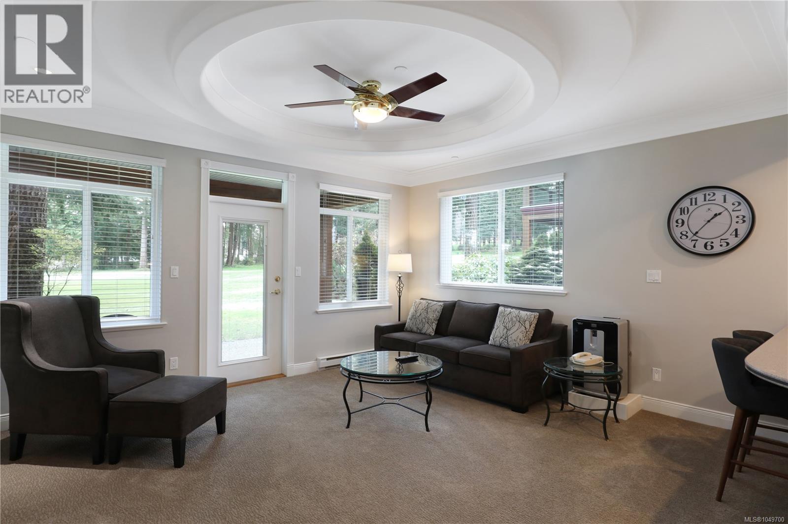 602/601B 366 Clubhouse Dr