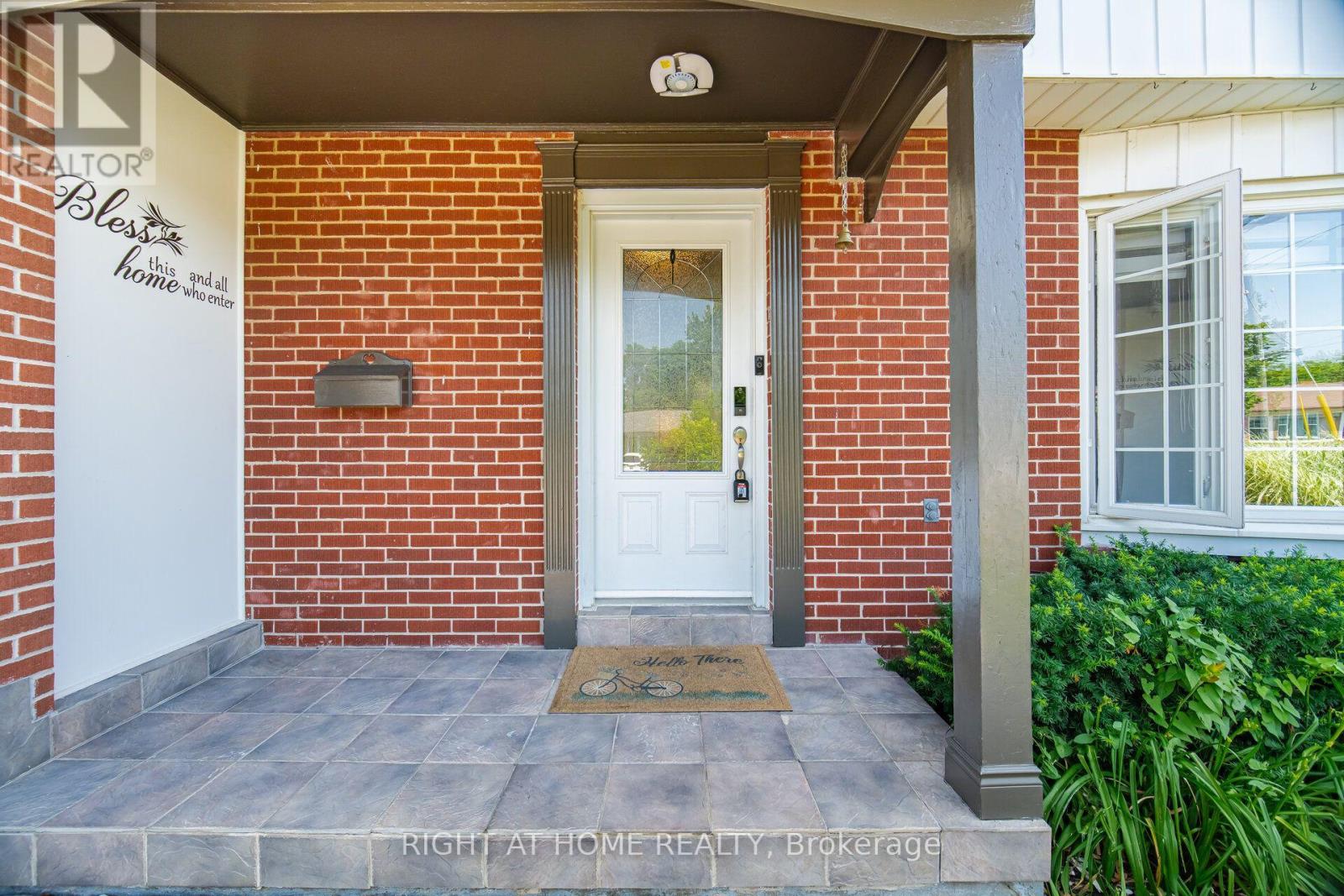 4 ROSEFIELD DRIVE