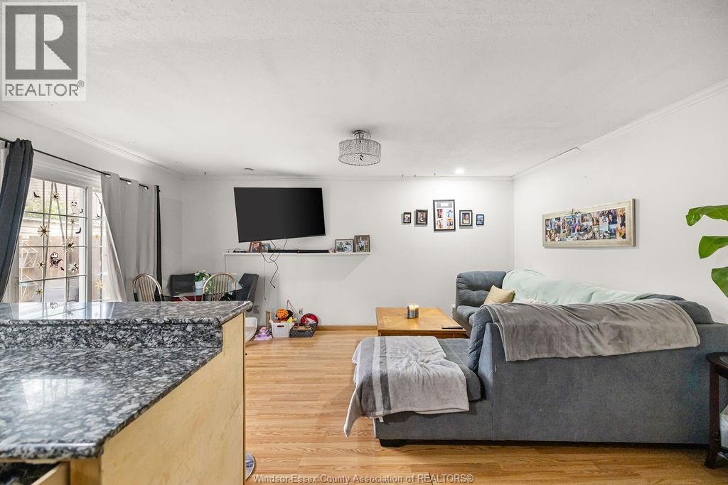 9205 ARNCLIFF