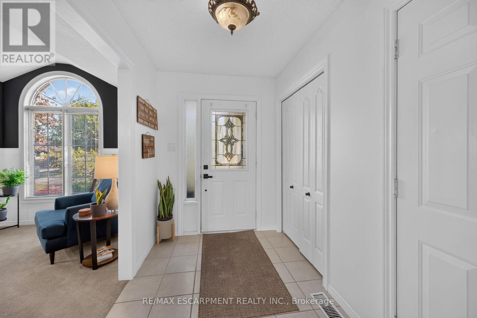 37 GLENHOLLOW DRIVE