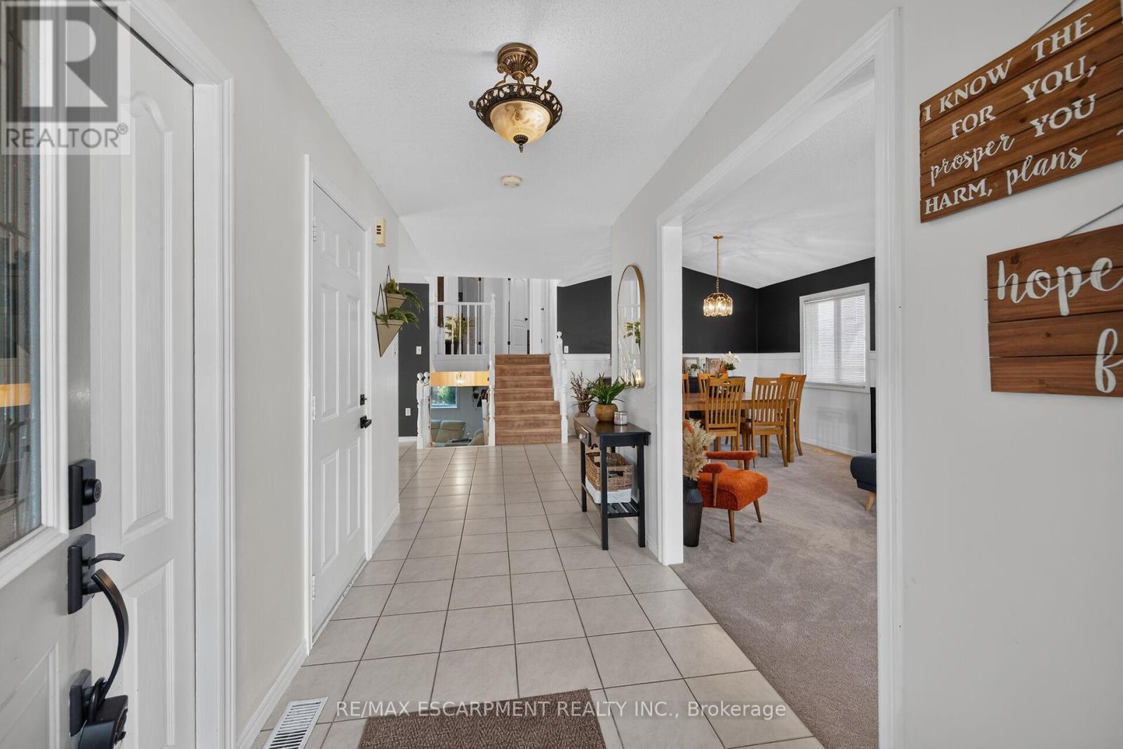 37 GLENHOLLOW DRIVE
