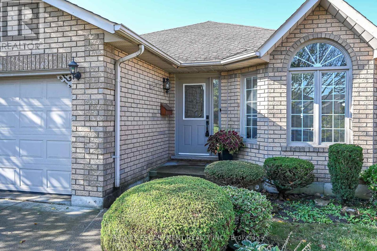37 GLENHOLLOW DRIVE