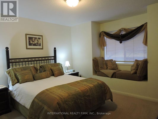 2453 Baintree Cres, Oakville (Wm Westmount), ON 3