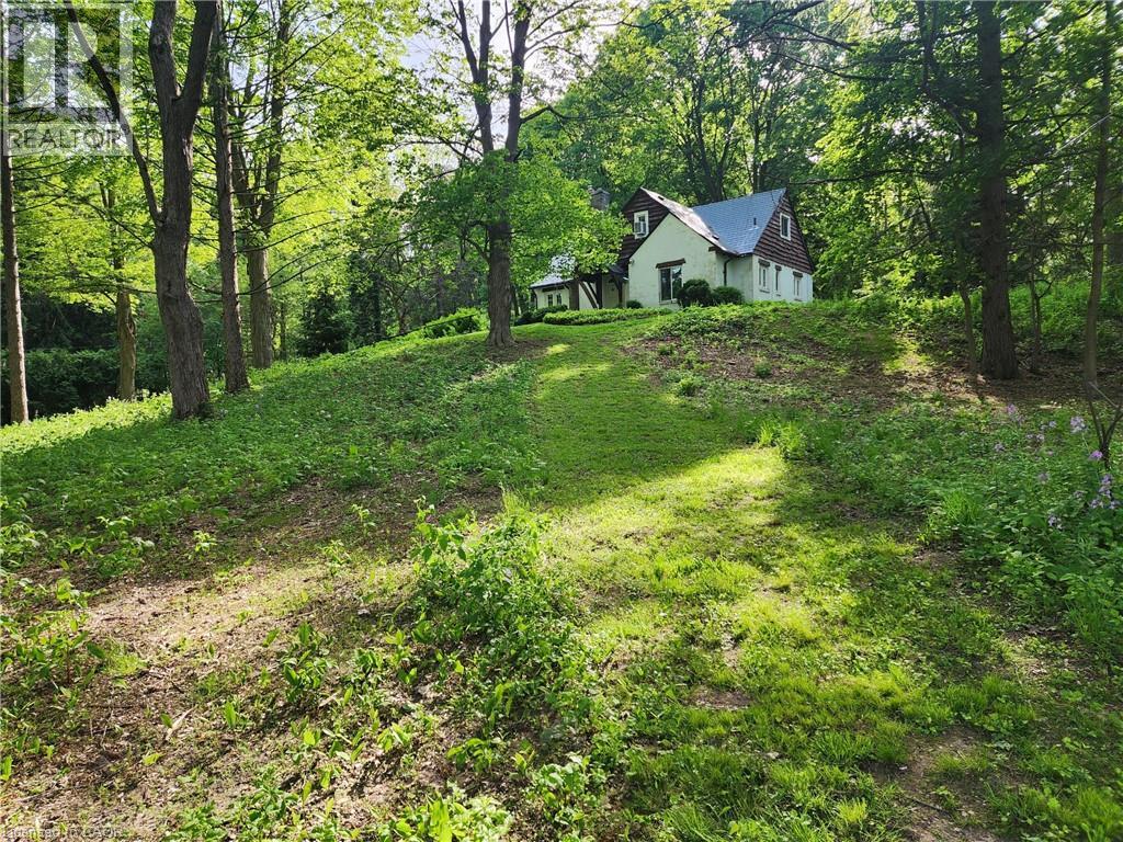 311 GOLF LINKS Road