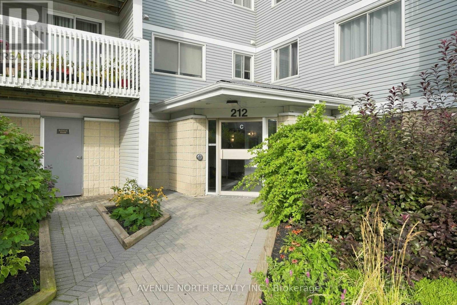 210 - 212 VIEWMOUNT DRIVE